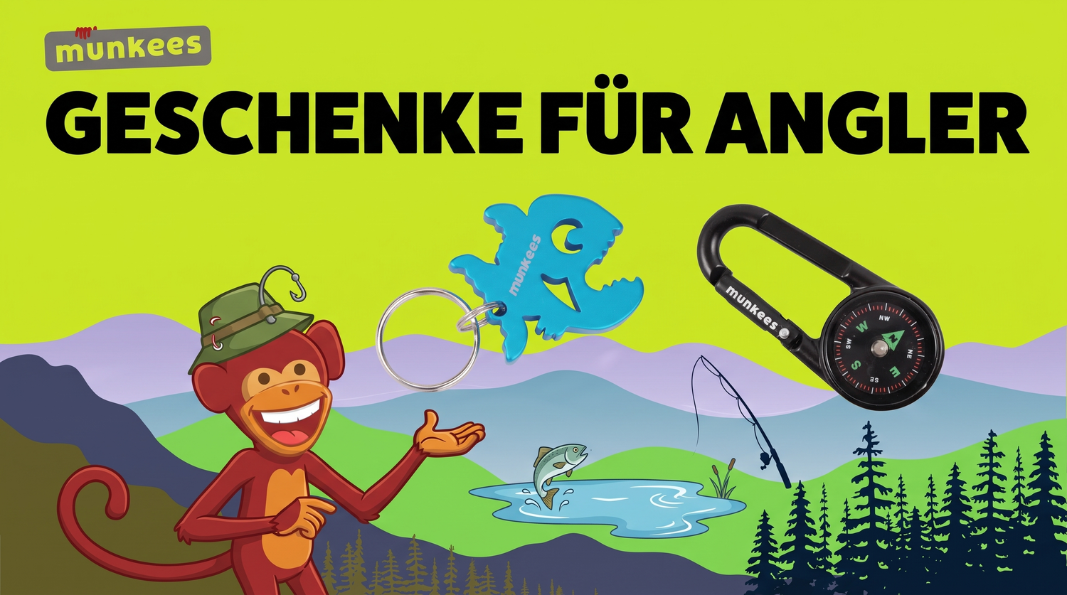 Geschenke für Angler – munkees Piranha-Flaschenöffner und Kompass-Karabiner am Angelsee
