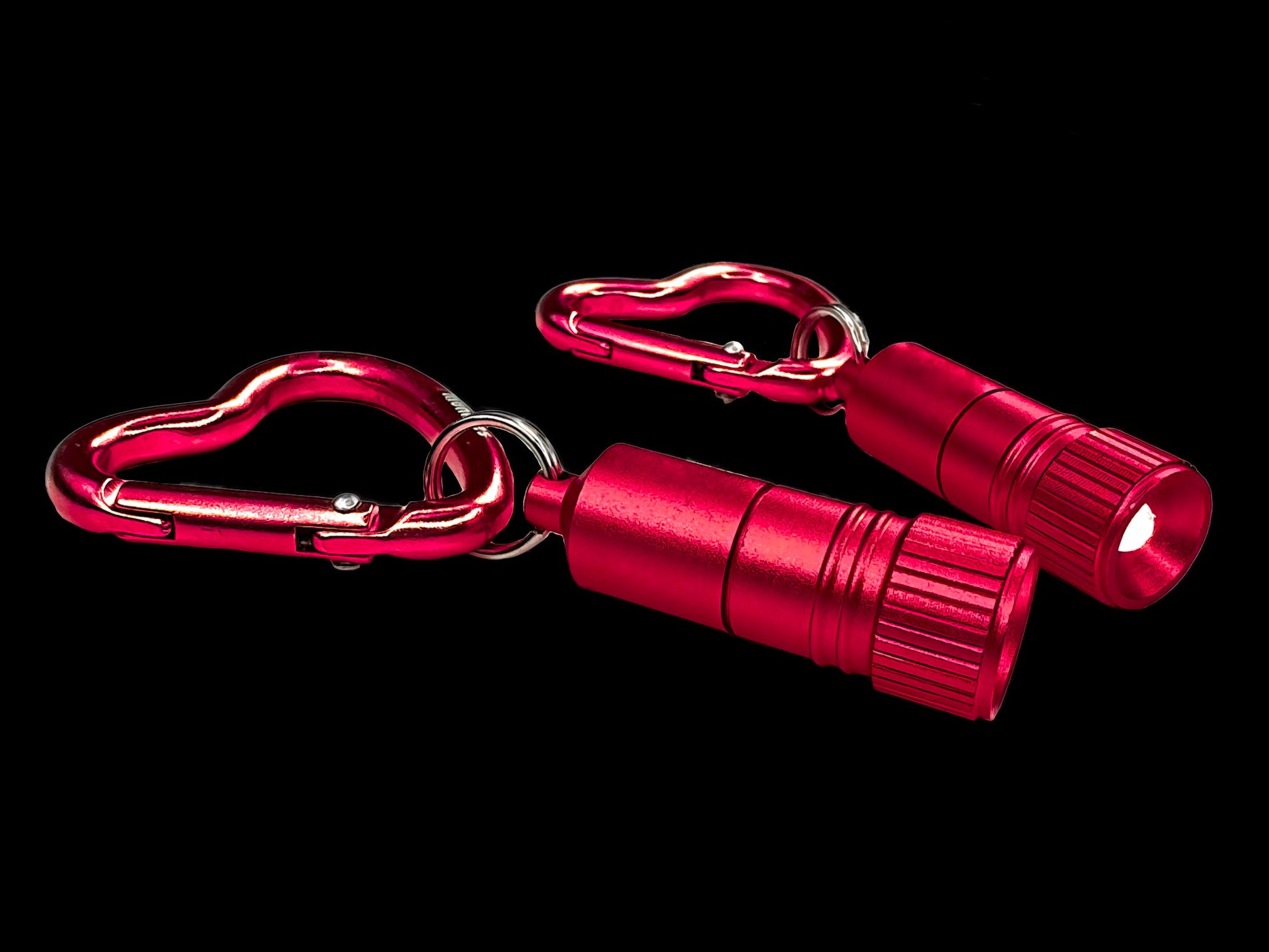Munkees Mini LED Taschenlampe Größenvergleich in der Hand gehalten