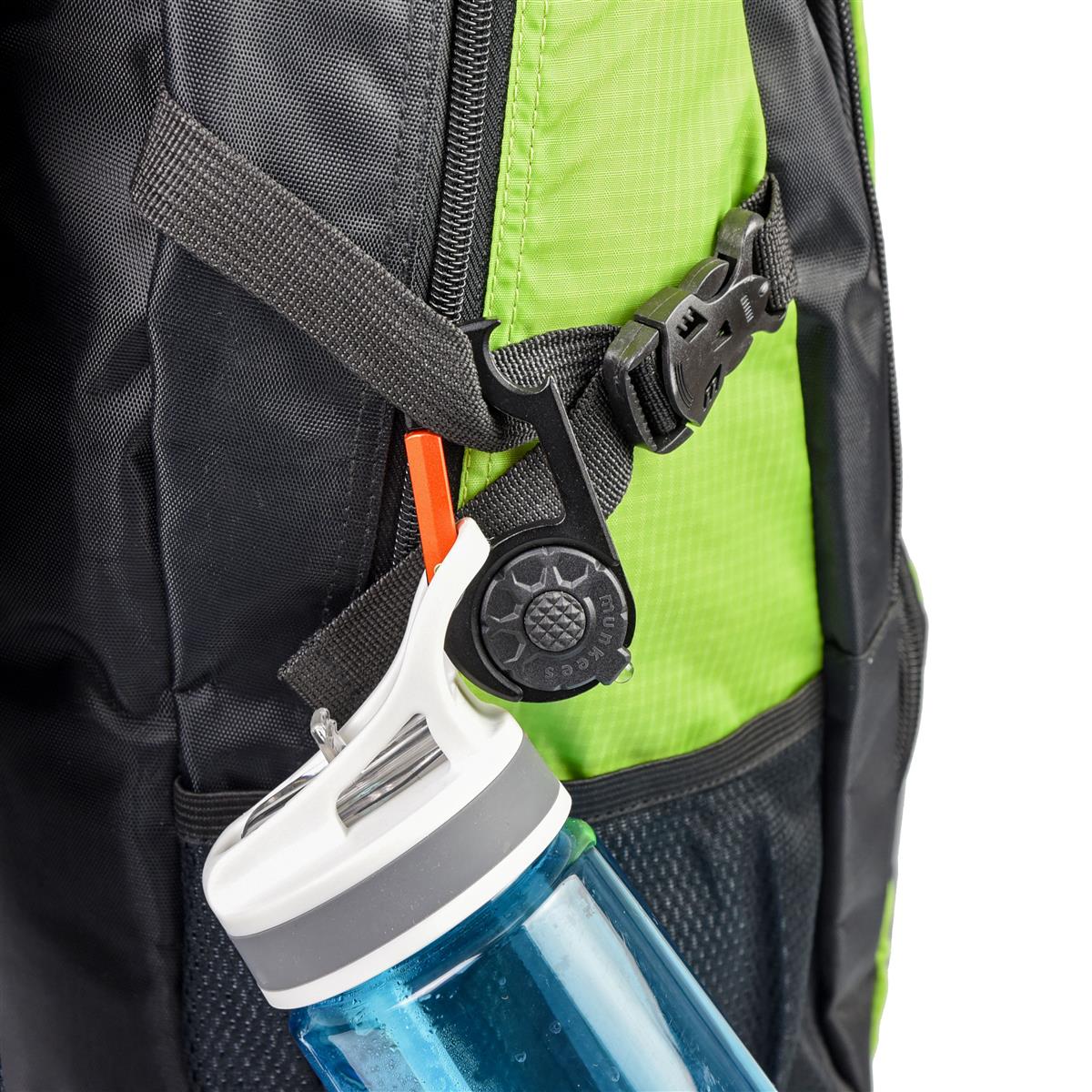 munkees Karabiner mit integrierter LED-Taschenlampe leuchtend aktiv