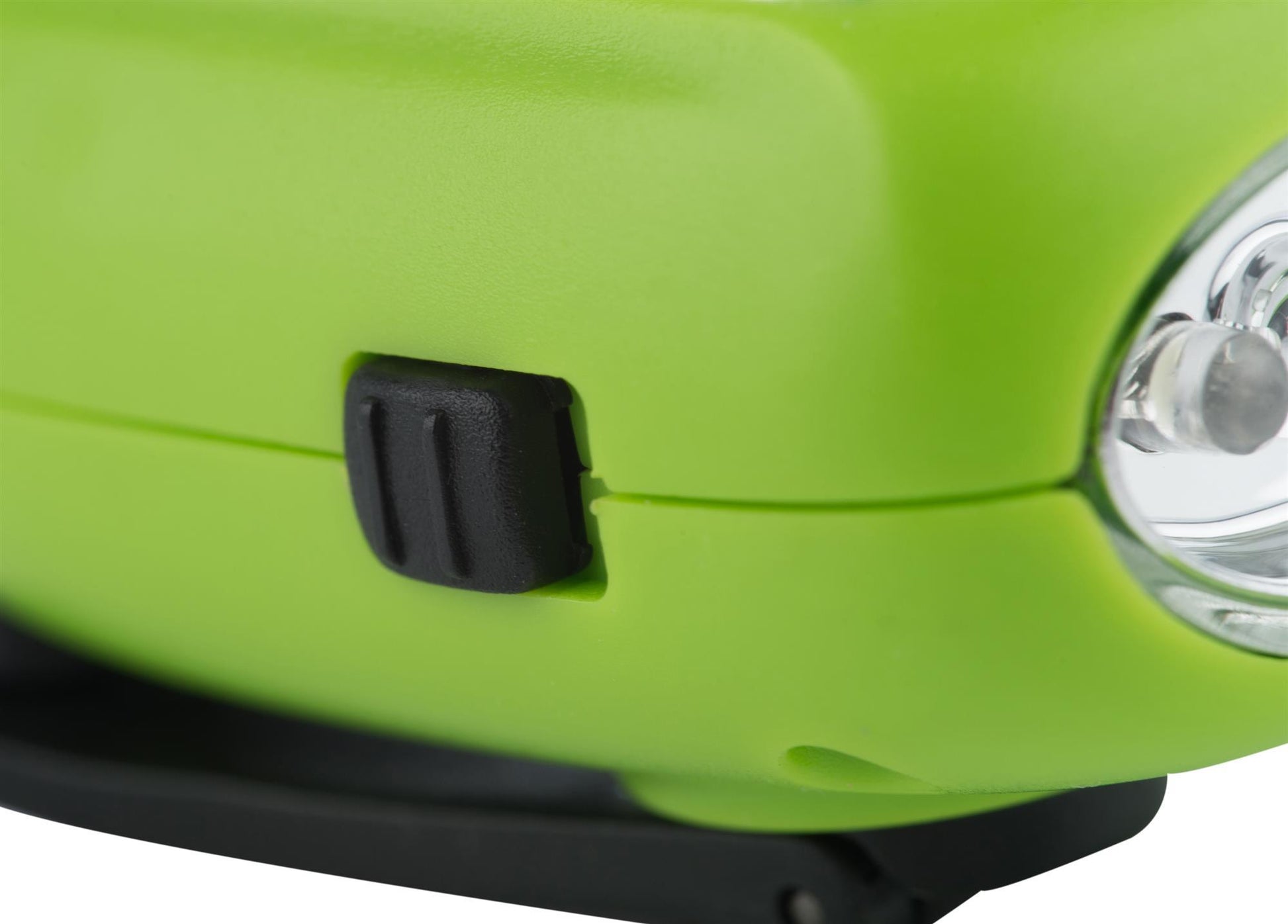 Munkees Solar Dynamo Taschenlampe leuchtend eingeschaltet im Dunkeln