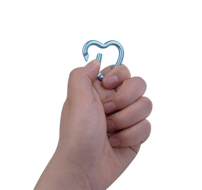 Detailansicht Munkees Mini Herz-Karabiner Baby Blue Verschlussmechanismus