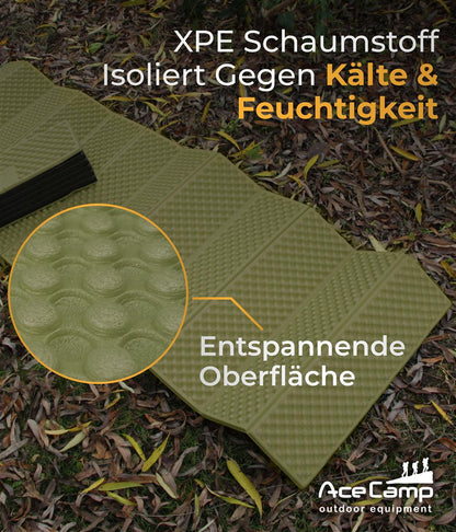 AceCamp Liegematte grün – zusammengerollter Zustand mit Tragegurt