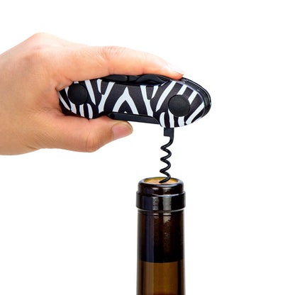 Zebra Taschenmesser munkees Griff mit charakteristischem Zebramuster Nahaufnahme